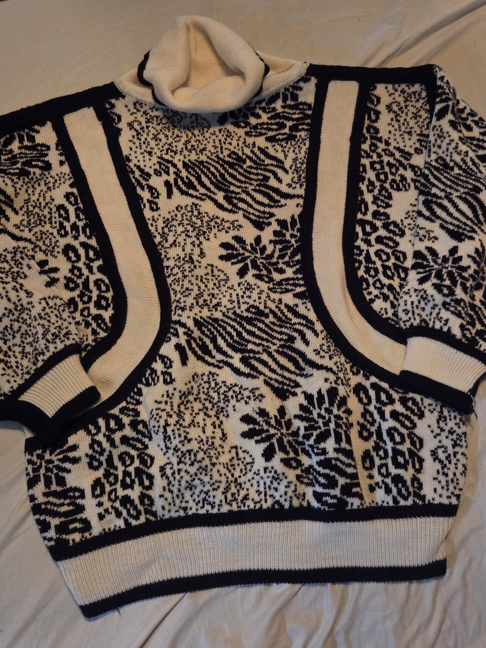 Vintage Marcella Black & White Abstract Turtleneck Sweater